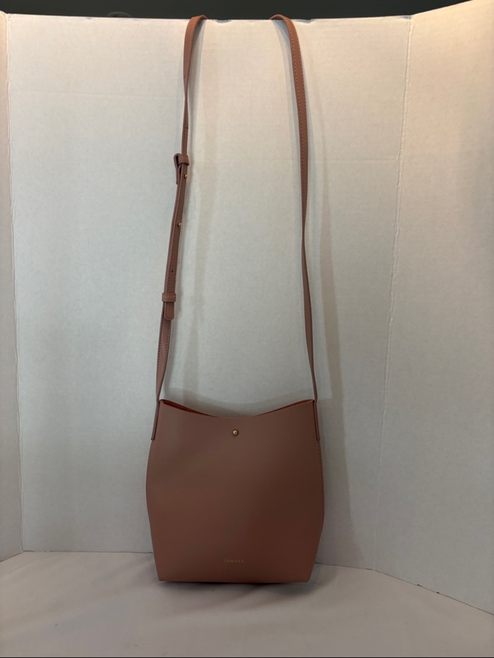 Samara shoulder crossbody Leather Bag. Medium size, adjustable straps - Peony